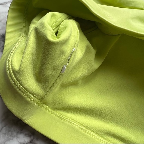 ❤️ Fabletics Lime Green Racerback Sports Bra - Picture 7 of 7